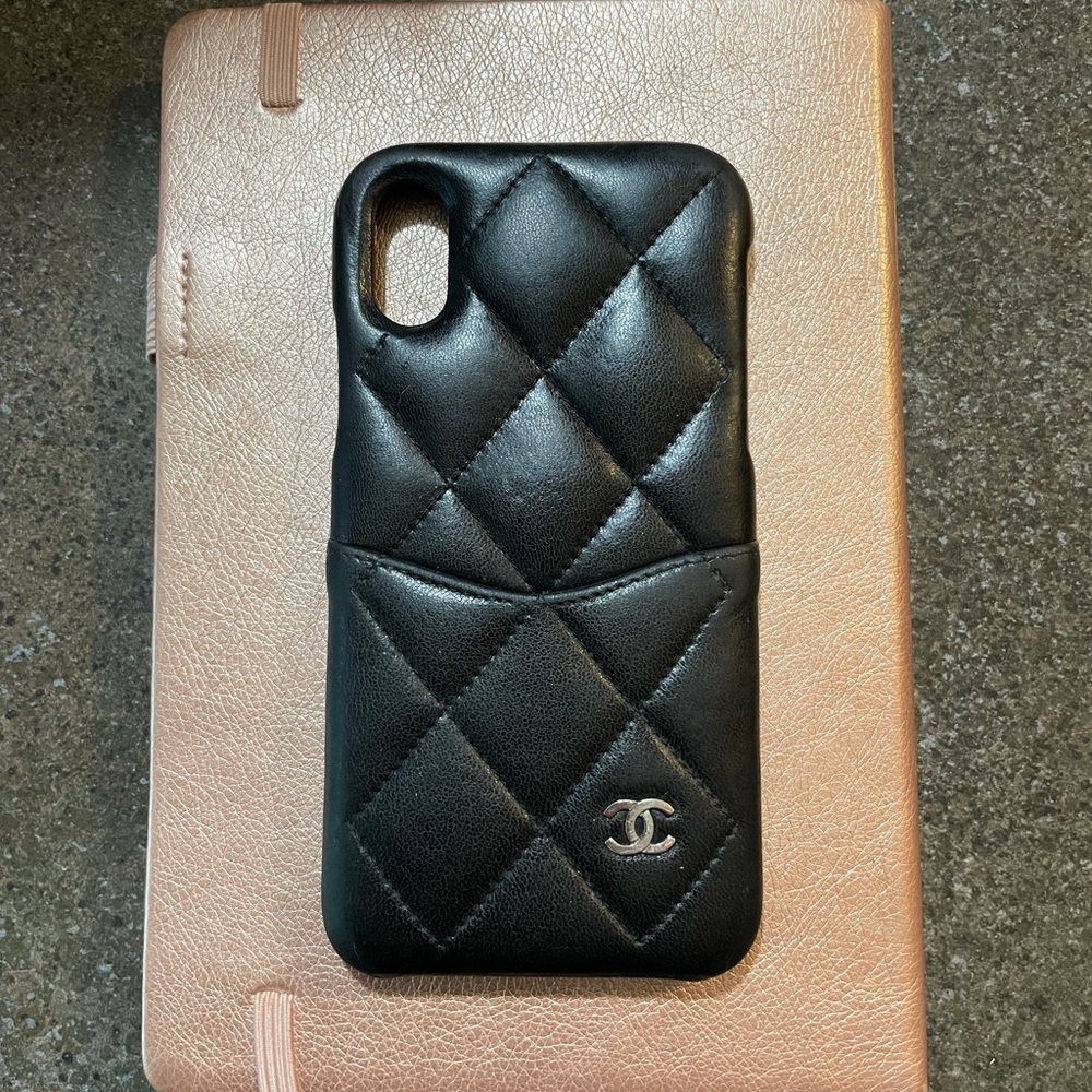 100% AUTHENTIC CHANEL IPHONE X/XS CASE CAVIAR BLACK W SILVER CC